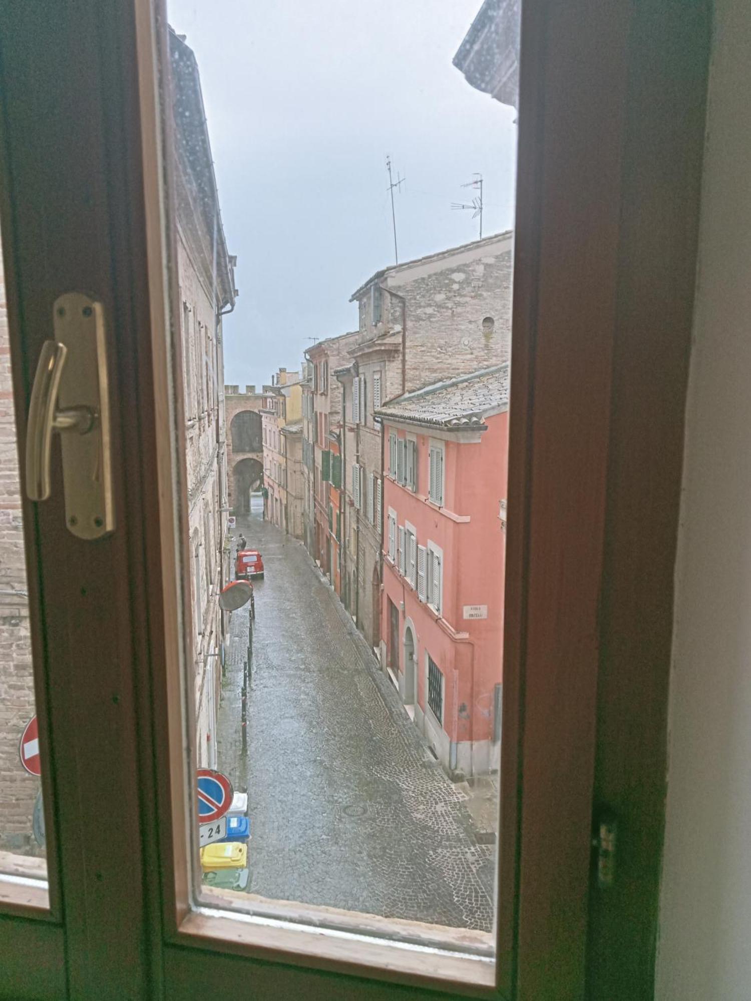 Camere Via Crispi Centro Storico Macerata Ngoại thất bức ảnh
